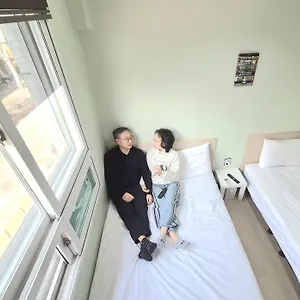 토미 2*, 서울특별시 대한민국